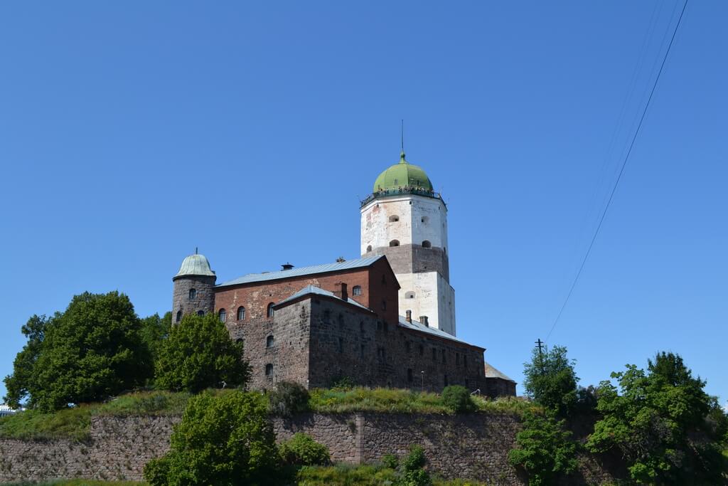 View of the castle from the embankment
