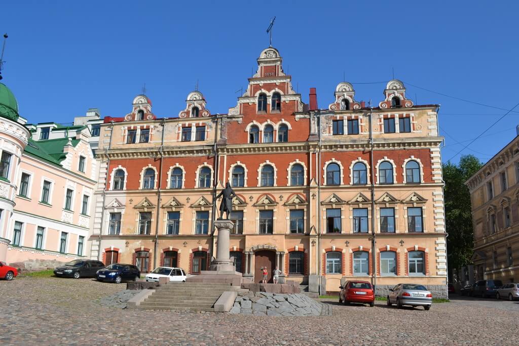 A monument to the Vyborg founder’s Torgils Knutsson