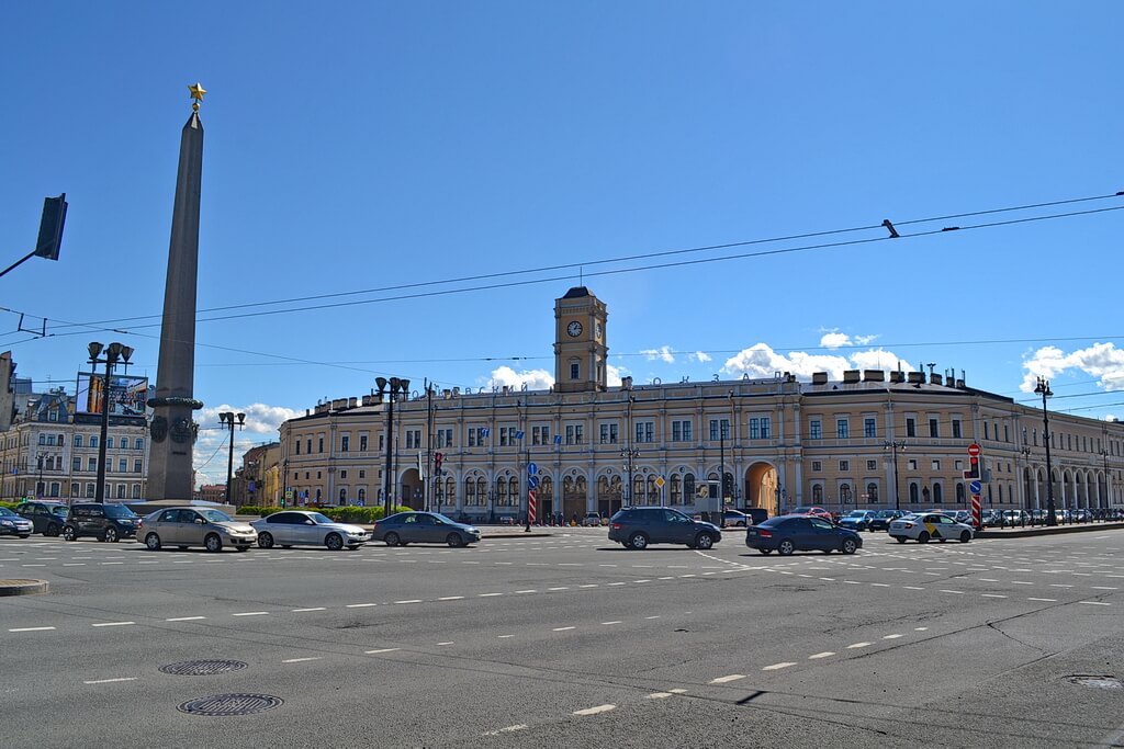 The Vosstaniya Square